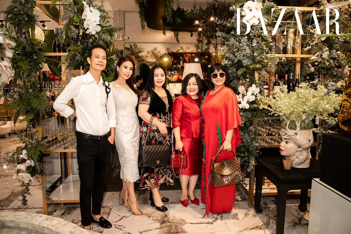 Cùng Điểm Qua Dàn Sao Việt Đến Chúc Mừng Doanh Nhân Dương Quốc Nam Khai Trương Showroom Phố Xinh Quận 7 Cùng Điểm Qua Dàn Sao Việt Đến Chúc Mừng Doanh Nhân Dương Quốc Nam Khai Trương Showroom Phố Xinh Quận 7