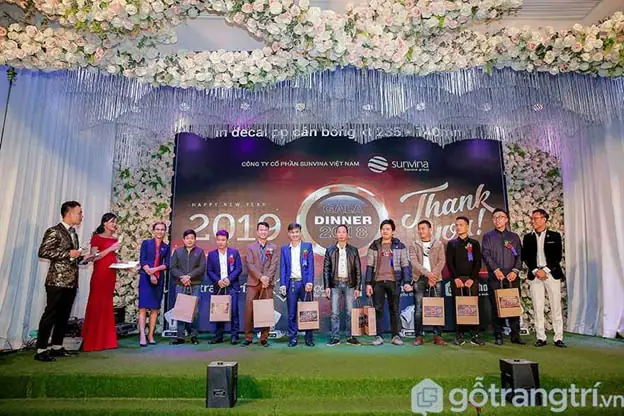 Đội Ngũ Thợ Mộc, Kỹ Thuật Viên Giàu Kinh Nghiệm Tại Gỗ Trang Trí