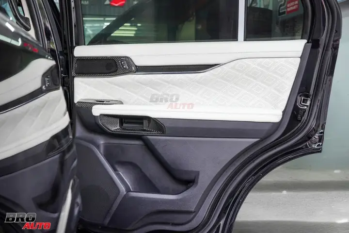 Các Loại Da Sử Dụng Trong Bọc Tapi Cửa Ford Everest