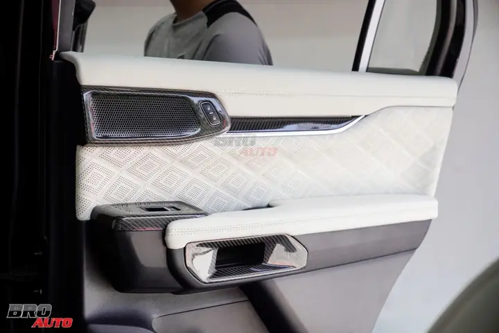 Tại Sao Nên Bọc Da Tapi Cửa Ford Everest?