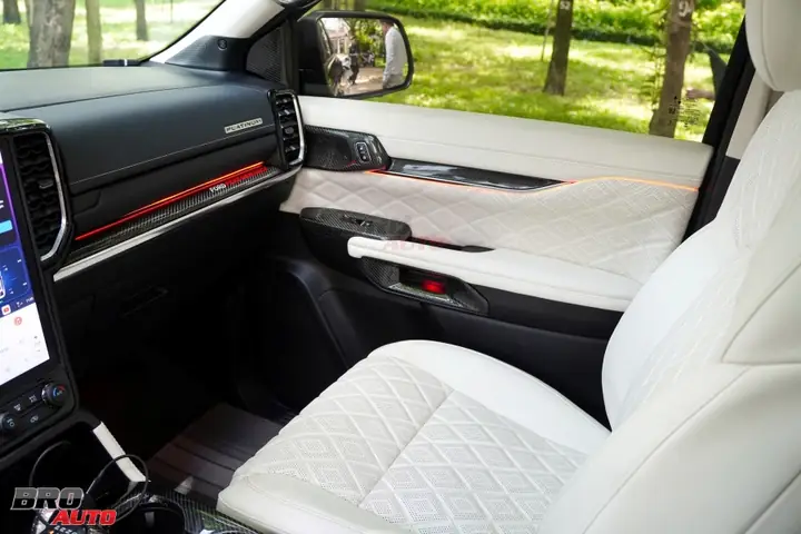 Quy Trình Bọc Da Tapi Cửa Ford Everest Chuyên Nghiệp