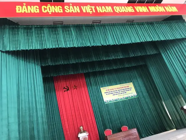 Địa Chỉ Trang Trí Phông Hội Trường Sân Khấu Giá Rẻ Tại Hà Nội