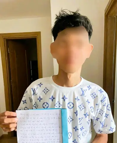 Đối Tượng Võ Lưu V.y. Cùng Giấy Nhận Tiền Cọc Của Anh N.h. Và Bản Hợp Đồng Ký Với Chị Trần Thị D.t.