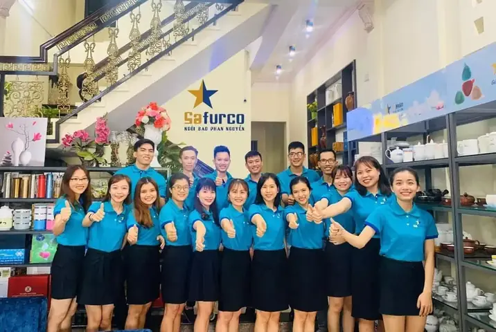 Mẫu Áo Đồng Phục Công Ty Nội Thất Đẹp Chuyên Nghiệp Mẫu Áo Đồng Phục Công Ty Nội Thất Đẹp Chuyên Nghiệp