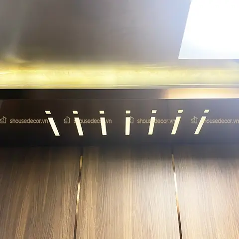 Độc Đáo Mẫu Ốp Inox Cabin Thang Máy Kết Hợp Foocmica, Gỗ Và Kính