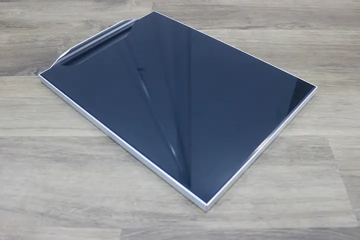 Cánh Tủ Nhôm Kính Mầu Trắng Bạch Kim