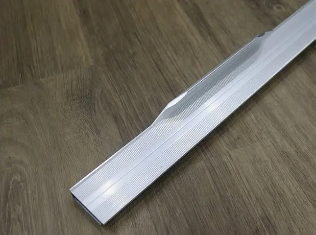 Khung Nhôm Cánh Kính Tay Nắm Cnc