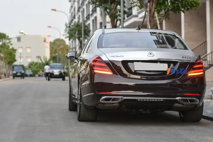 Nhìn Lướt Qua Bên Ngoài Sẽ Khó Biết Đây Là Một Chiếc Mercedes-benz S500 Đời 2013