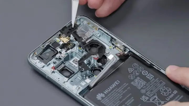 'mổ Xẻ' Huawei Mate 60 Pro: Nội Thất Sang Trọng, Tản Nhiệt Chất Lỏng Và Camera Xịn
