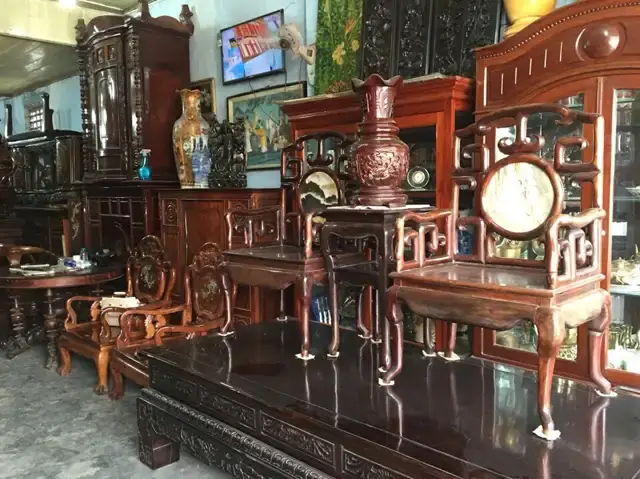 Lợi Ích Của Việc Thu Mua Đồ Gỗ Cũ