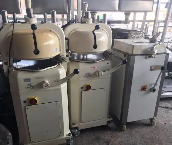 Chợ Đồ Cũ Phạm Văn Bách