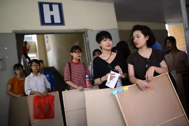 Thi Nang Khieu Vao Dai Hoc Anh 2