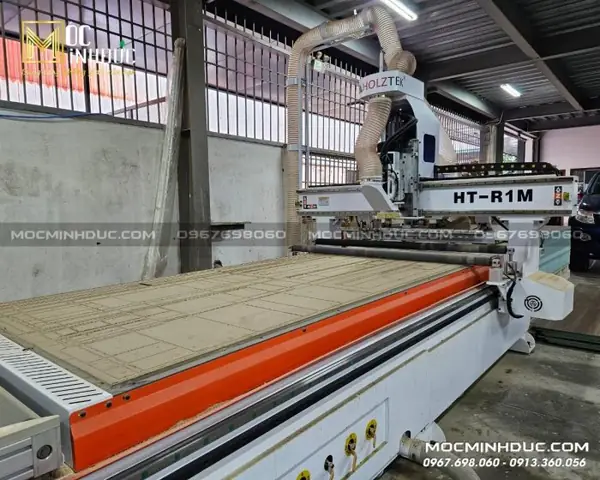 Đội Ngũ Thợ Mộc Tay Nghề Cao Đội Ngũ Thợ Mộc Tay Nghề Cao