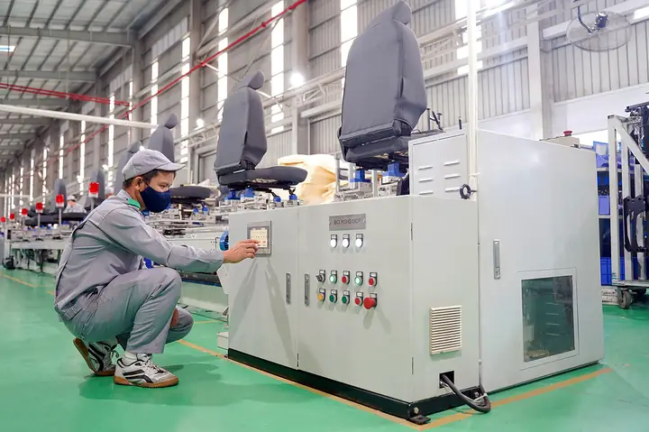 Nhà Máy Sản Xuất Nội Thất Line