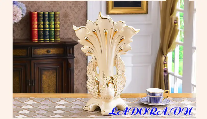 Bình Hoa Gốm Sứ Con Chim Công – Decor Trang Trí Cao Cấp