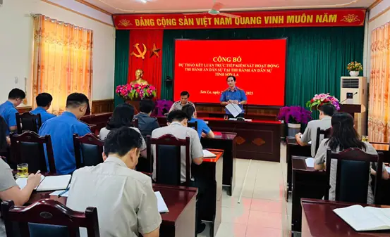 Vai Trò Và Kỹ Năng Của Nhân Viên Giám Sát Nội Thất Mộc Việt