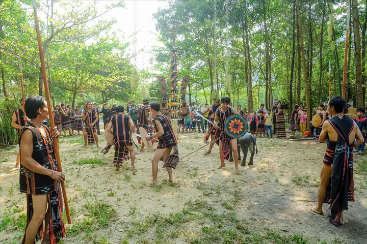 Già Làng C'lâu Nhím: "người Có Uy Tín Trước Hết Phải Uy Tín Với Chính Mình"