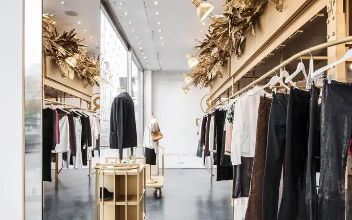 Thiết Kế Shop Thời Trang Nữ