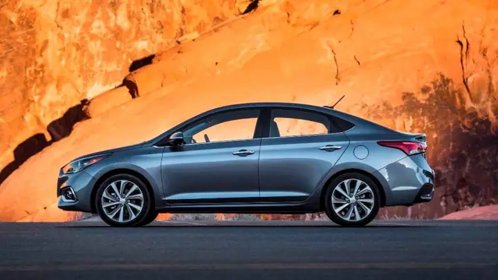 Autopress-cong-bo-gia-ban-hyundai-accent-2018-03