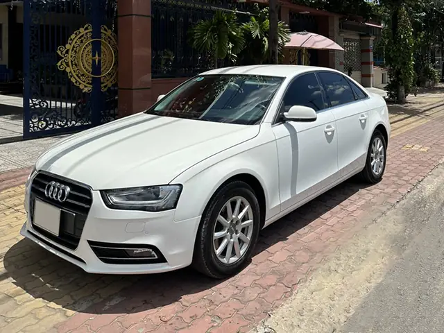Xe Cao Cấp Trung Audi A4 Dễ Dàng Tiếp Cận Và An Toàn