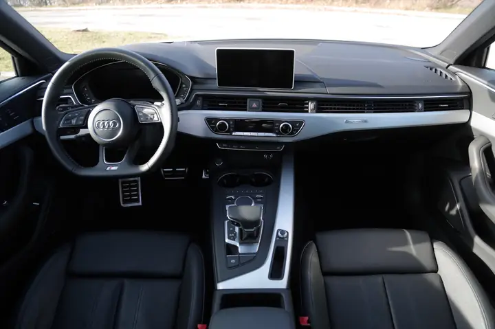 Ưu, Nhược Điểm Của Audi A4 2018 - Ảnh 2.