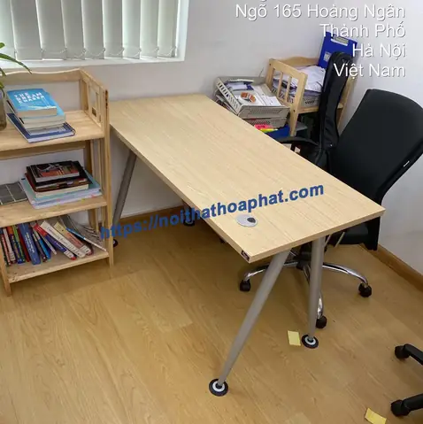 Bàn Nhân Viên Chân Sắt Hr120sc8