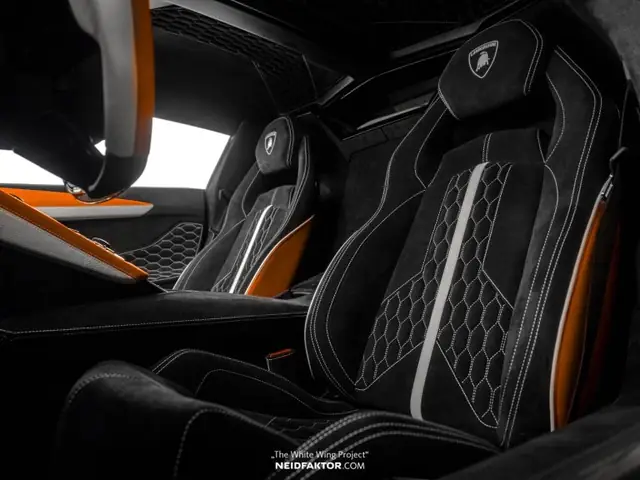 Tnv - "tiền Nào Của Nấy", Chiếc Siêu Xe Lamborghini Aventador Roadster Đã Được Bổ Sung Nội Thất Mới Mang Phong Cách Ấn Tượng Và Táo Bạo Hơn Hẳn. Tnv - "tiền Nào Của Nấy", Chiếc Siêu Xe Lamborghini Aventador Roadster Đã Được Bổ Sung Nội Thất Mới Mang Phong Cách Ấn Tượng Và Táo Bạo Hơn Hẳn.