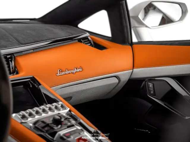 Mặt Táp-lô Của Lamborghini Aventador Roadster Độ Mặt Táp-lô Của Lamborghini Aventador Roadster Độ