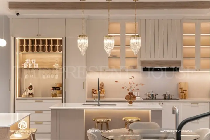 Thiết Kế Và Thi Công Tủ Bếp Cao Cấp Tân Cổ Điển Tại Nha Trang – Vẻ Đẹp Vượt Thời Gian Cho Không Gian Bếp Thiết Kế Và Thi Công Tủ Bếp Cao Cấp Tân Cổ Điển Tại Nha Trang – Vẻ Đẹp Vượt Thời Gian Cho Không Gian Bếp