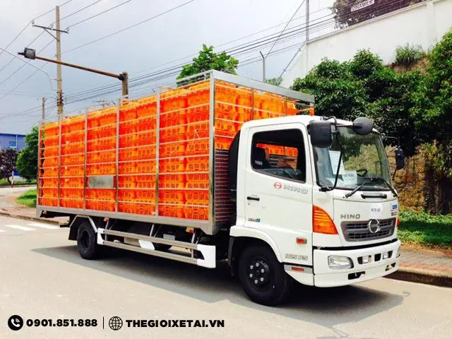Ngoại Thất Xe Tải Hino 4.8 Tấn Thùng Chở Gia Cầm - Fc9jlsw