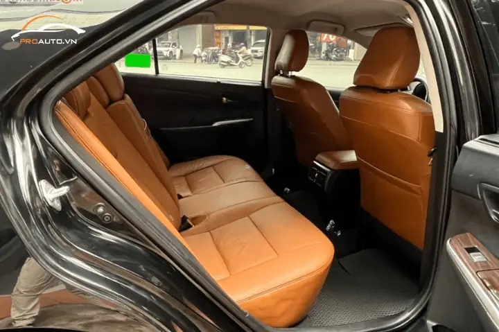 Nội Thất Camry 2.5q 2014 Có Gì Đặc Biệt: Đánh Giá Chi Tiết