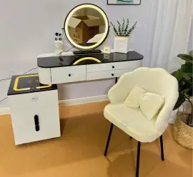 Bàn Trang Điểm Adora