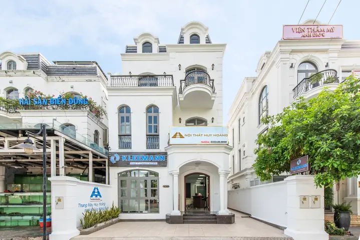 Giới Thiệu Chung Showroom Nội Thất Gỗ Óc Chó Của Huy Hoàng Tại Hà Nội