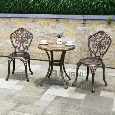 Nội Thất Cổ Điển Sân Vườn