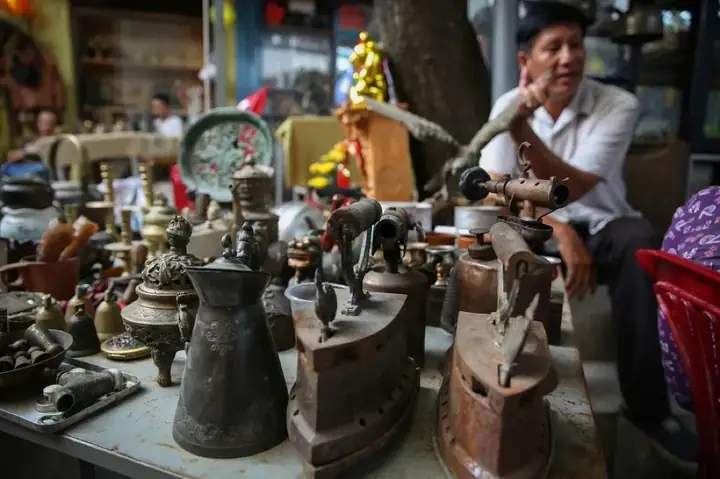 Chợ Đồ Cũ Dương Bá Trác Sài Gòn