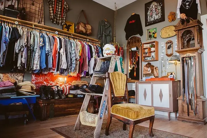 3.3 Shop Thời Trang Nam Phong Cách Cổ Điển – Vintage