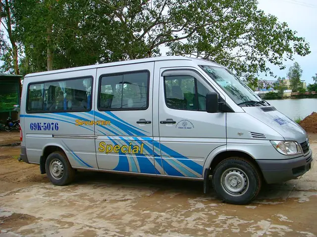 Xe Mercedes Sprinter 16 Chỗ