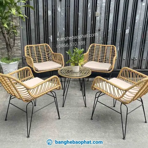 3. Bàn ghế cafe nhựa giả mây thanh lý tại Đà Lạt