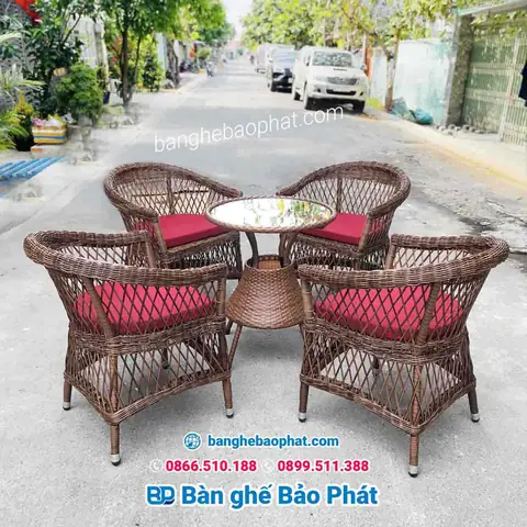 3. Bàn ghế cafe nhựa giả mây thanh lý tại Đà Lạt