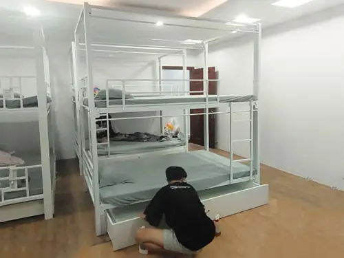 3. Giường Tầng Sắt Có Tủ