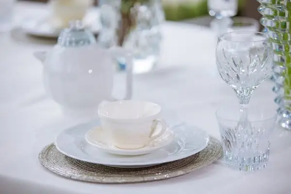 1. Công dụng của tấm lót bàn ăn 1. Công dụng của tấm lót bàn ăn