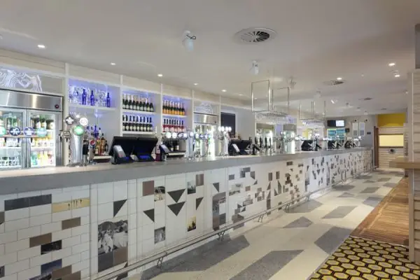 Cribbar surf bar by Absolute, Newquay – UK: Cribbar surf bar by Absolute, Newquay – UK: