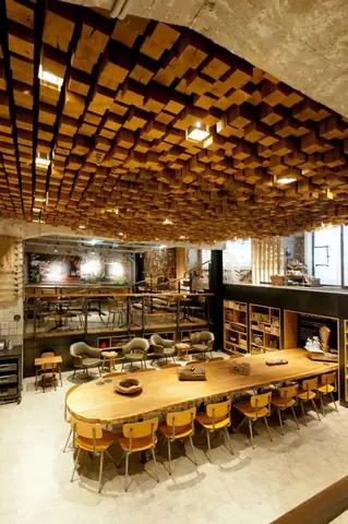 Thiết kế nội thất Concept Store của Starbucks ‘The Bank’ ở Amsterdam: Thiết kế nội thất Concept Store của Starbucks ‘The Bank’ ở Amsterdam: