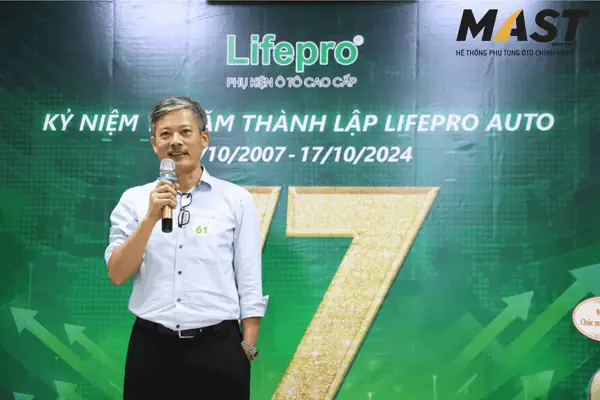 2. Phụ kiện xe ô tô Lifepro