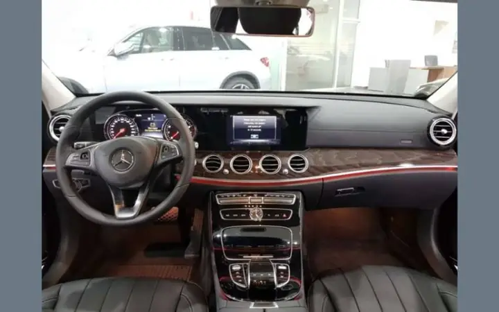 Khám Phá Nội Thất E 250 Amg: Thiết Kế Và Tiện Nghi Đẳng Cấp
