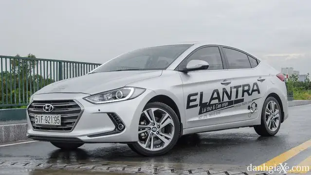 Nội Thất Elantra 2.0 2018