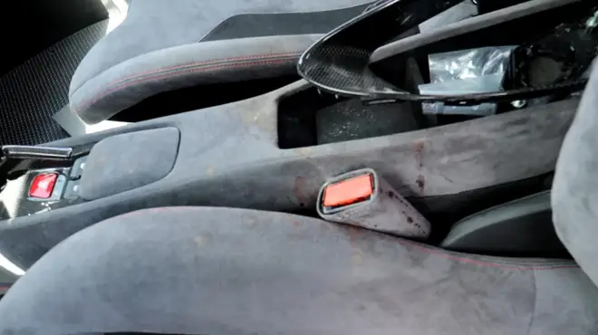 Tnv - Chiếc Siêu Xe Ferrari 488 Pista Đời 2019 Này Mới Chạy Khoảng 240 Km Thì Đã Bị Tai Nạn Và Hiện Đang Được Rao Bán.