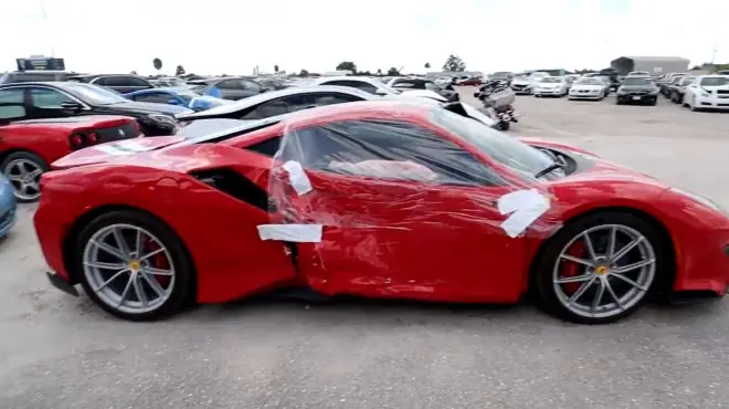 Tnv - Chiếc Siêu Xe Ferrari 488 Pista Đời 2019 Này Mới Chạy Khoảng 240 Km Thì Đã Bị Tai Nạn Và Hiện Đang Được Rao Bán.