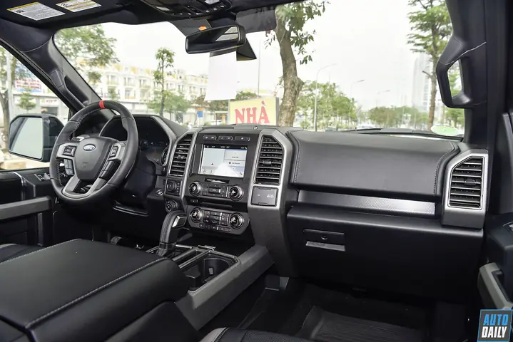 Chi Tiết Nội Thất Ford F-150 Raptor 2018 Giá Hơn 4 Tỷ Đồng
