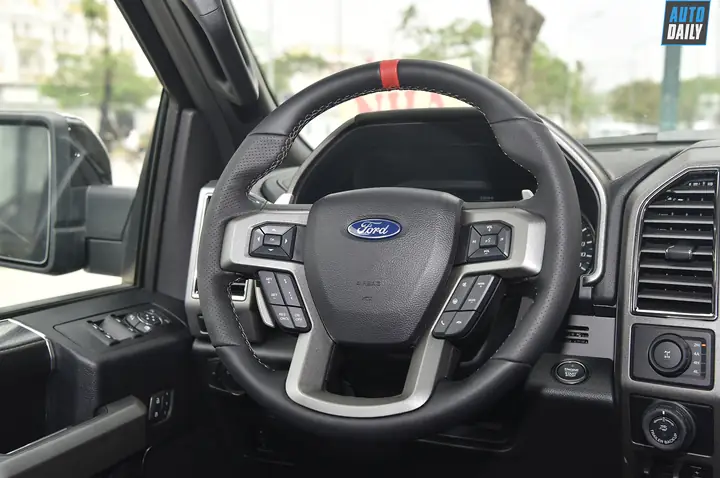 Chi Tiết Nội Thất Ford F-150 Raptor 2018 Giá Hơn 4 Tỷ Đồng